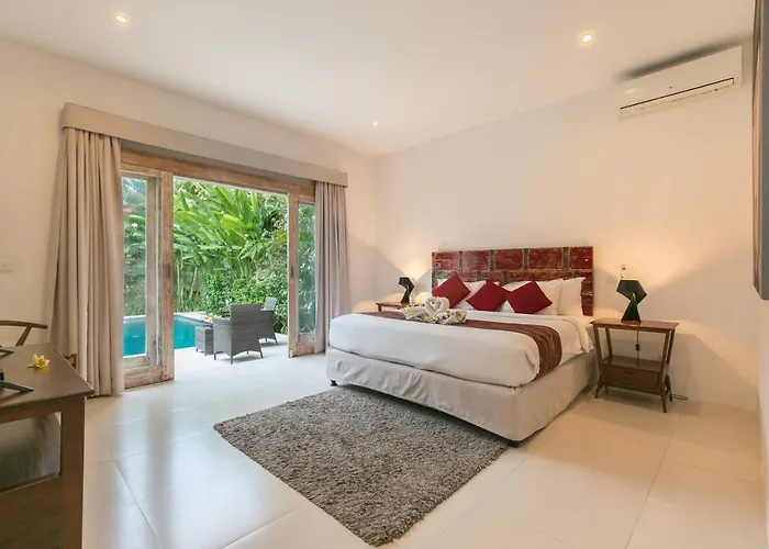 Briana By R Us Seminyak (Bali)