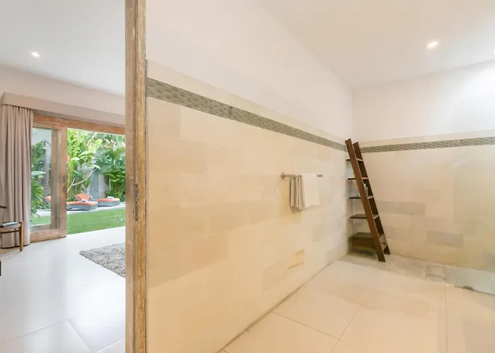 Briana By R Us Villa Seminyak (Bali)